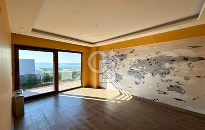 Çanakkalede Panoramik Boğaz Manzaralı Bahçeli 4+1 Tripleks Villa