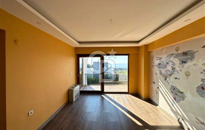Çanakkalede Panoramik Boğaz Manzaralı Bahçeli 4+1 Tripleks Villa
