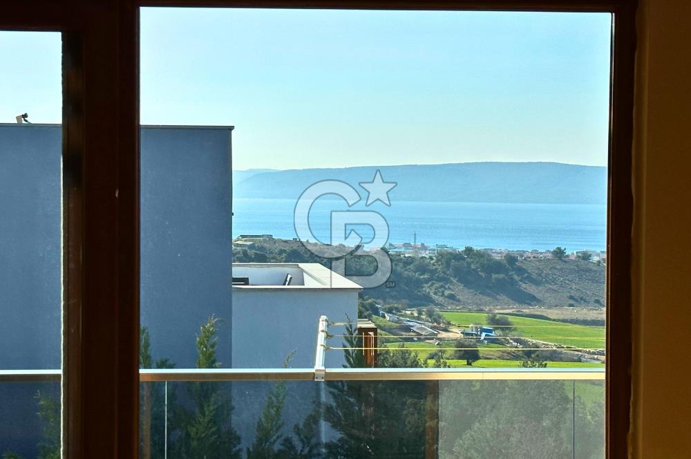 Çanakkalede Panoramik Boğaz Manzaralı Bahçeli 4+1 Tripleks Villa