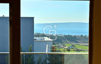 Çanakkalede Panoramik Boğaz Manzaralı Bahçeli 4+1 Tripleks Villa