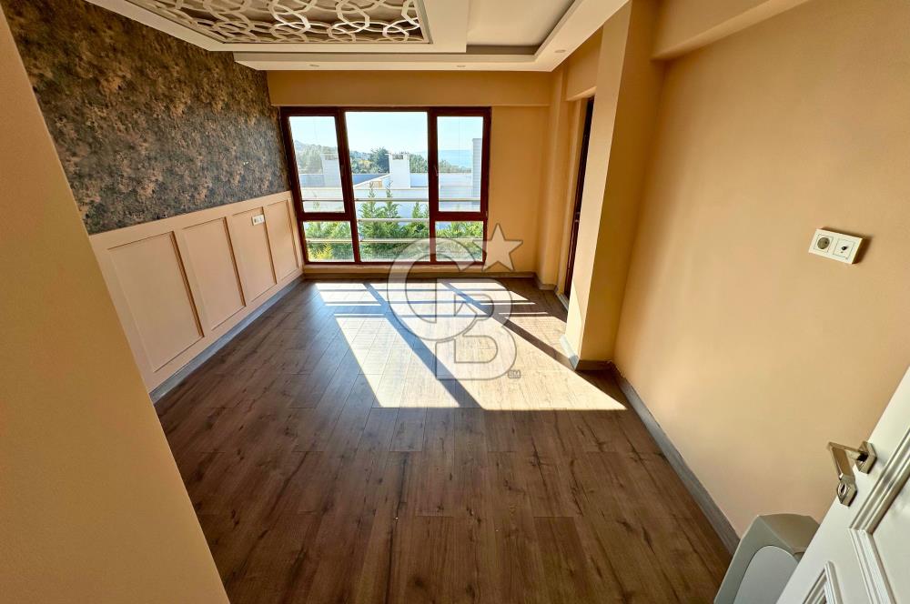 Çanakkalede Panoramik Boğaz Manzaralı Bahçeli 4+1 Tripleks Villa