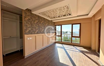Çanakkalede Panoramik Boğaz Manzaralı Bahçeli 4+1 Tripleks Villa