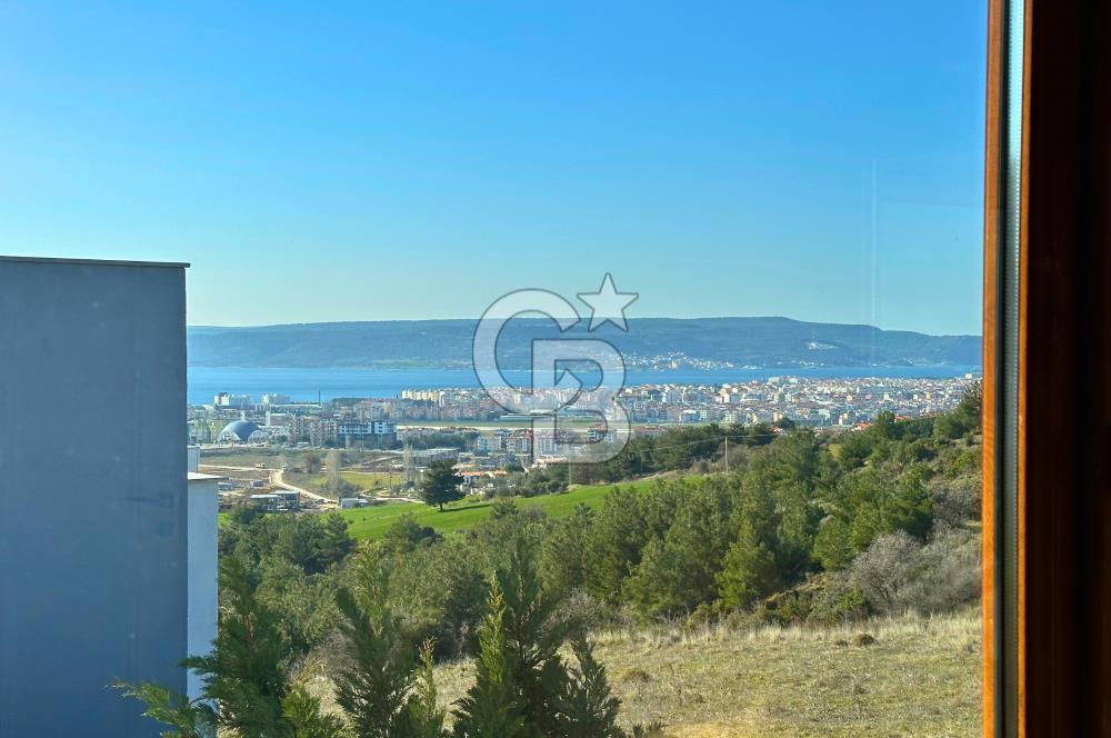 Çanakkalede Panoramik Boğaz Manzaralı Bahçeli 4+1 Tripleks Villa