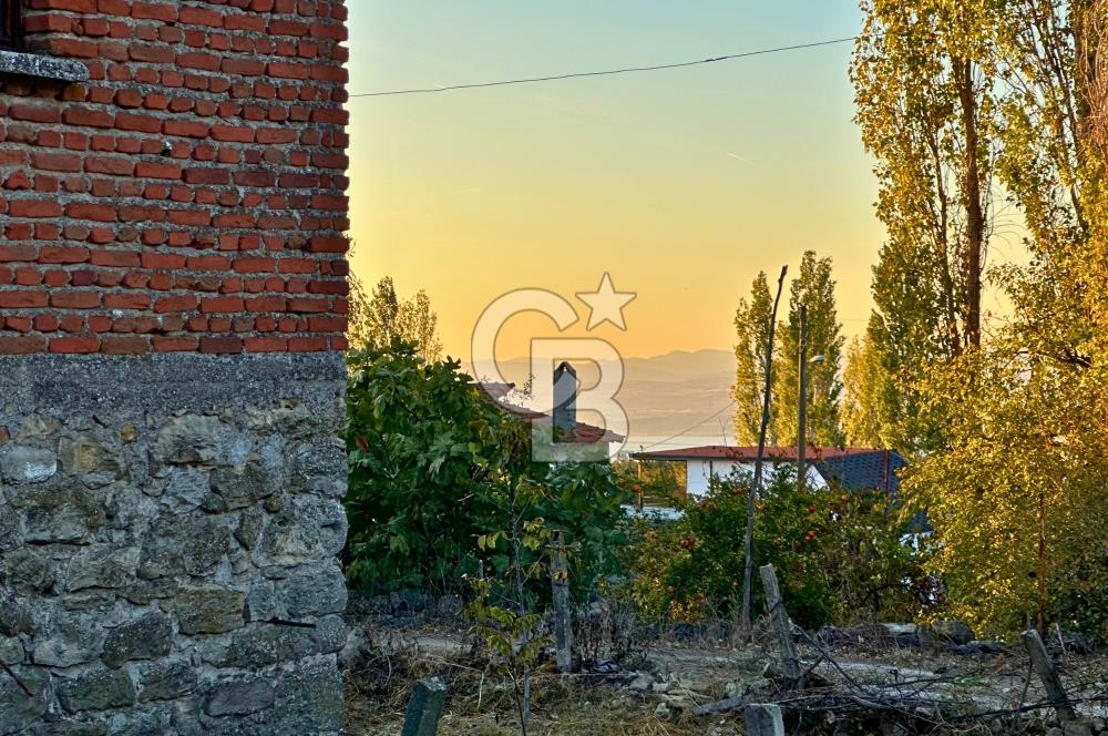 Çanakkale Lapseki Kocavelide Boğaz Manzaralı Köy Evi ve Arsası