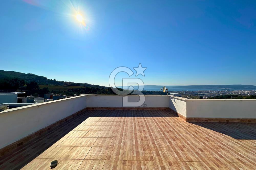 Çanakkalede Panoramik Boğaz Manzaralı Bahçeli 4+1 Tripleks Villa