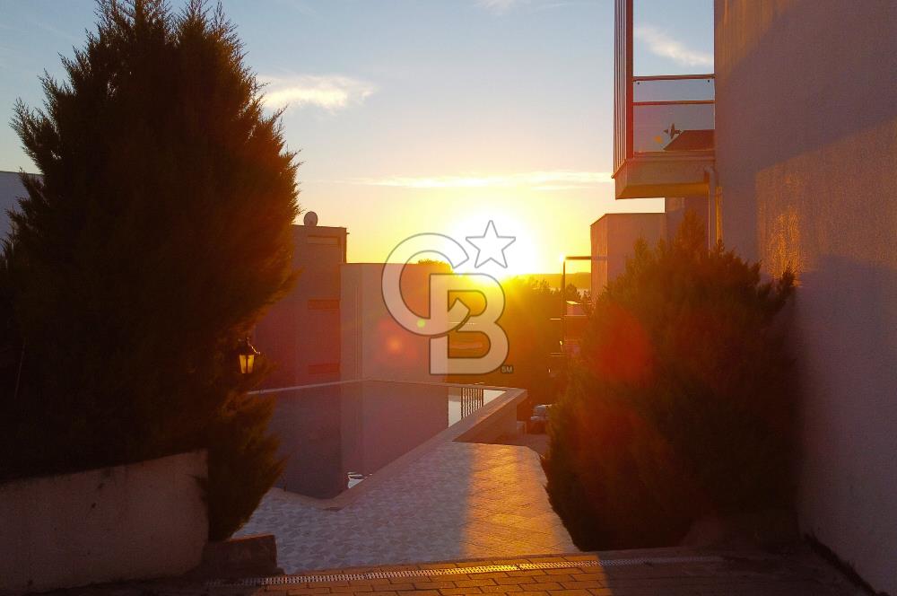 Çanakkalede Panoramik Boğaz Manzaralı Bahçeli 4+1 Tripleks Villa