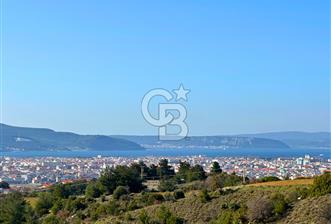 Çanakkalede Panoramik Boğaz Manzaralı Bahçeli 4+1 Tripleks Villa