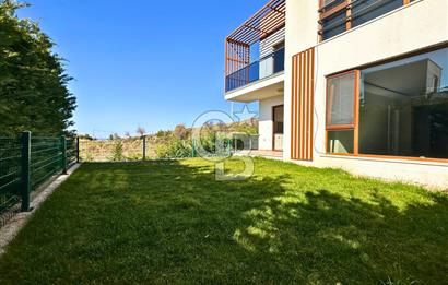 Çanakkalede Panoramik Boğaz Manzaralı Bahçeli 4+1 Tripleks Villa