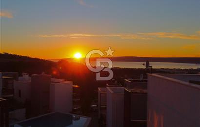 Çanakkalede Panoramik Boğaz Manzaralı Bahçeli 4+1 Tripleks Villa