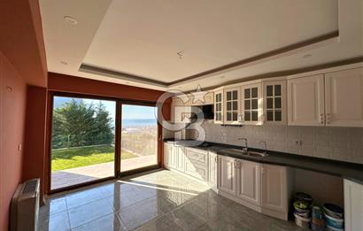 Çanakkalede Panoramik Boğaz Manzaralı Bahçeli 4+1 Tripleks Villa