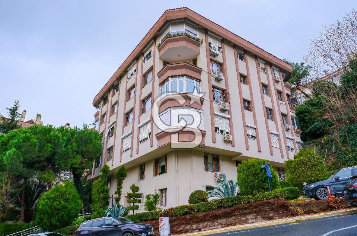 Yeni Ulus Sitesi'nde 4+1 Balkonlu Ara Kat Satılık Daire