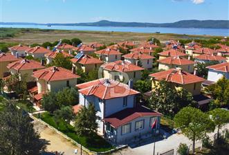 Çanakkale Umurbey'de Denize Sıfır Site'de 3+1 Tam Müstakil Villa