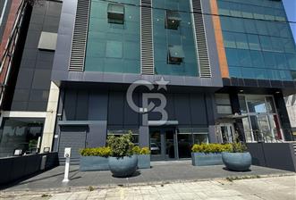 Ataşehir Halk Caddesi Üzerinde Reklam Değeri Yüksek Plaza