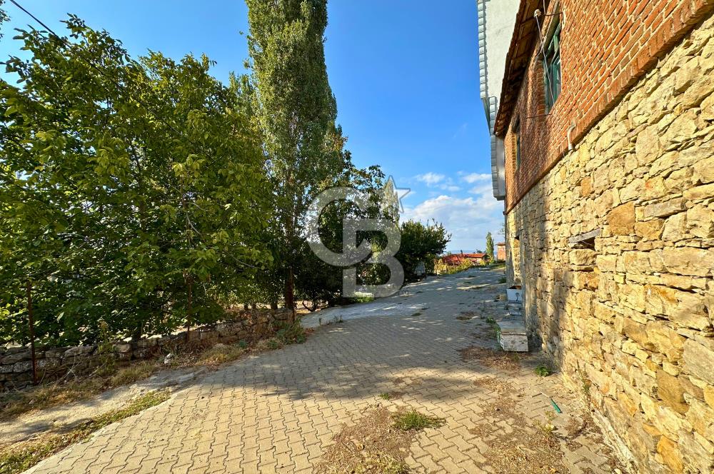 Çanakkale Lapseki Kocavelide Boğaz Manzaralı 377m²Arsa ve Taş Ev