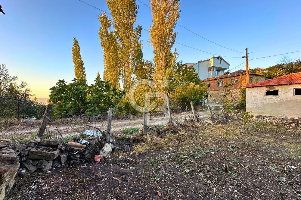 Çanakkale Lapseki Kocavelide Boğaz Manzaralı 377m²Arsa ve Taş Ev