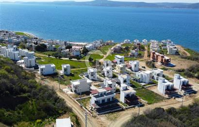 Çanakkale Lapseki Kangırlı İzole Konumda Boğaz Manzaralı Müstakil Sıfır Yazlık