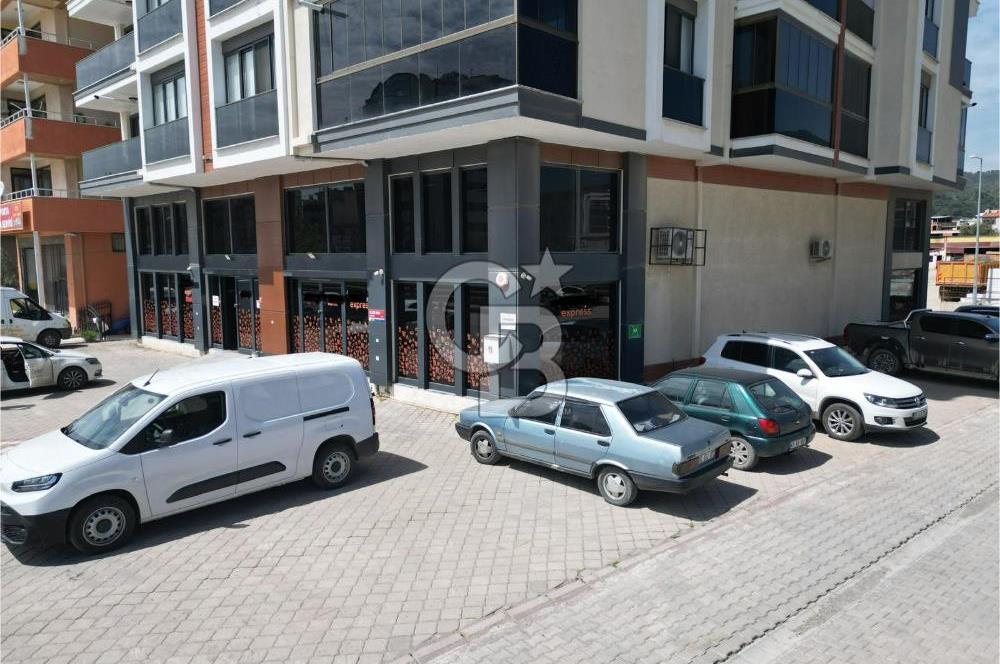 KADIKÖYDE İZMİR-ÇANAKKALE YOLUNA CEPHE KURUMSAL KİRACILI DÜKKAN