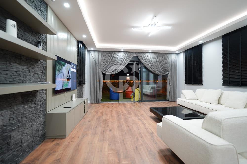 Side'de satılık 7+1 villa