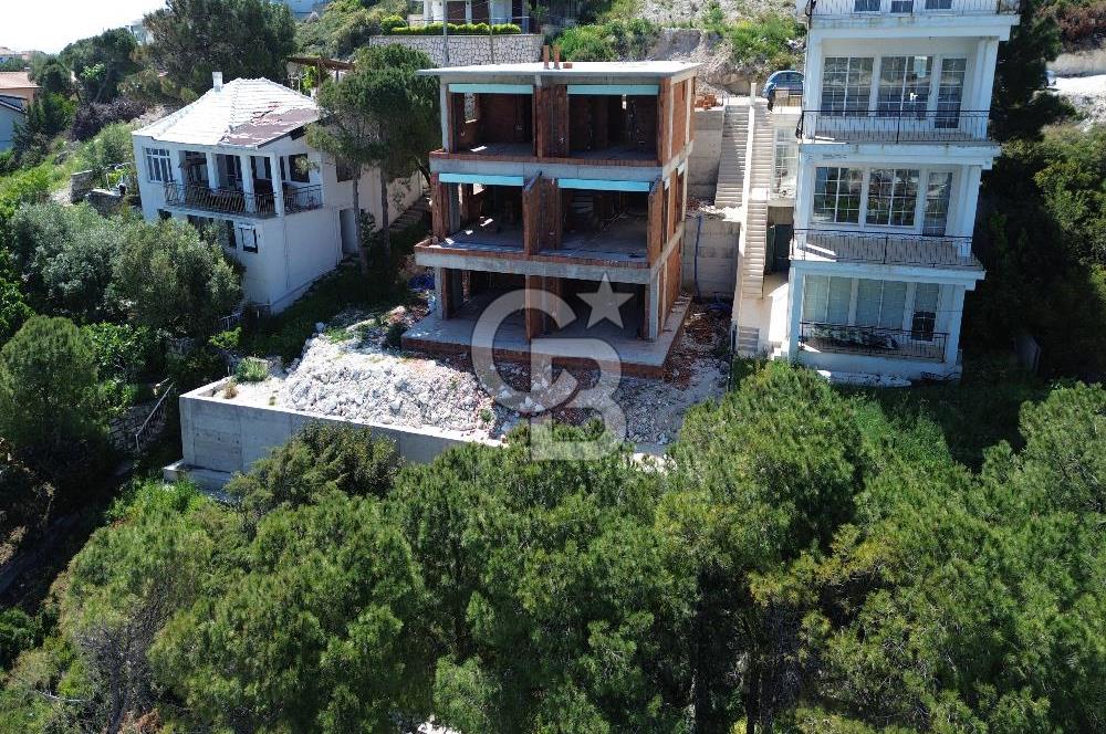 Karaburun İncirlikoy'da 4+1 Deniz Manzaralı Villa