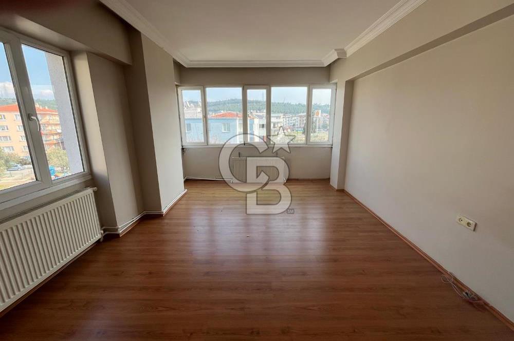 ALİAĞA SAHİLDE MUHTEŞEM DENİZ MANZARALI GENİŞ 3+1 DAİRE