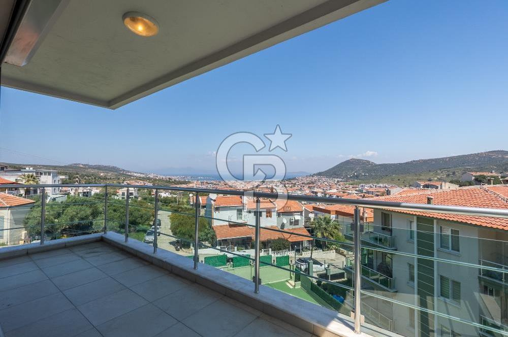 YENİFOÇA SİTE İÇİ HAVUZLU DENİZ MANZARALI DUBLEKS