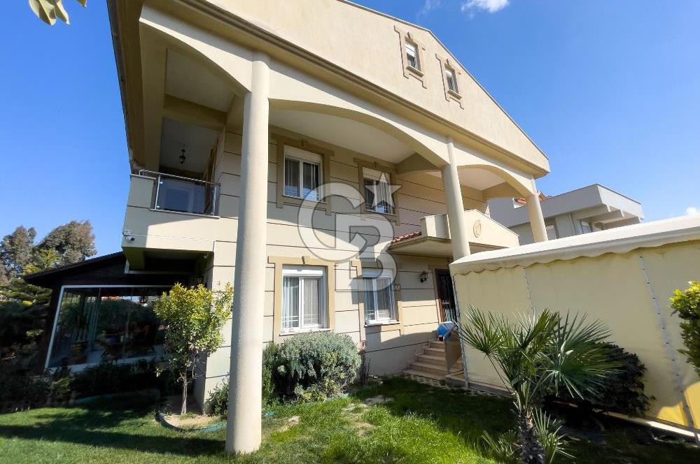 Urla Çeşmealtı Merkezde Tam Müstakil Villa 