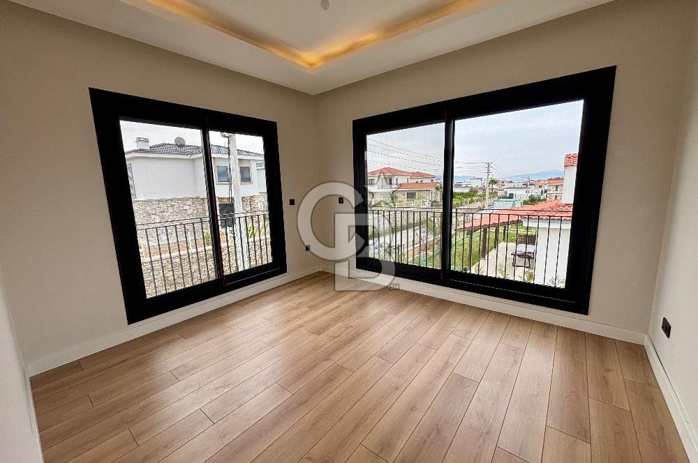 Seferıhısar akarca 140 m2 net kose parsel dublex Vılla