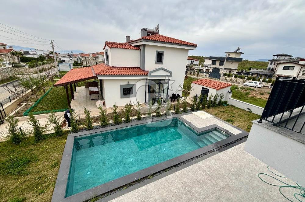 Seferıhısar akarca 140 m2 net kose parsel dublex Vılla
