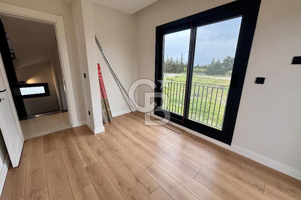 Seferıhısar akarca 140 m2 net kose parsel dublex Vılla