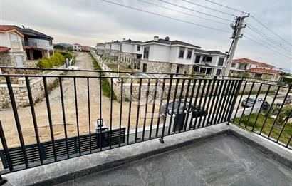 Seferıhısar akarca 140 m2 net kose parsel dublex Vılla