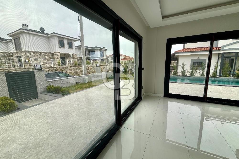 Seferıhısar akarca 140 m2 net kose parsel dublex Vılla