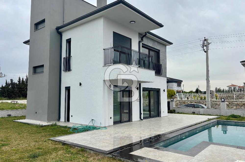 Seferıhısar akarca 140 m2 net kose parsel dublex Vılla