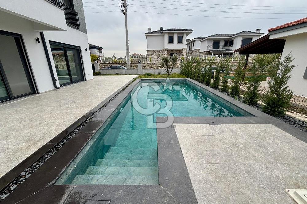 Seferıhısar akarca 140 m2 net kose parsel dublex Vılla