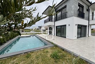 Seferıhısar akarca 140 m2 net kose parsel dublex Vılla