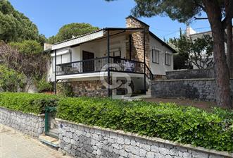Çeşme Ardıç Punta Mevkii Deniz Manzaralı Villa