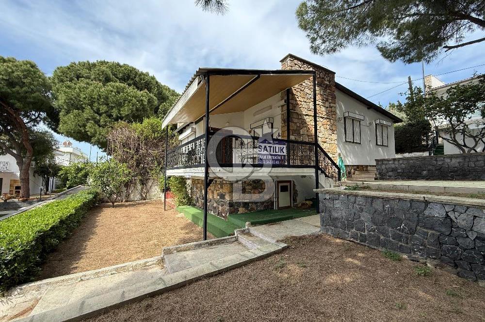 Çeşme Ardıç Punta Mevkii Deniz Manzaralı Villa