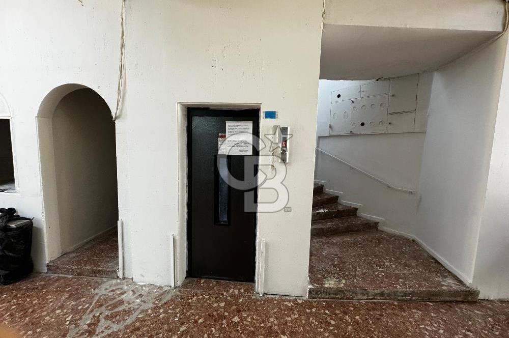 Konak 1. Beyler is Haninda Satilik Dukkan