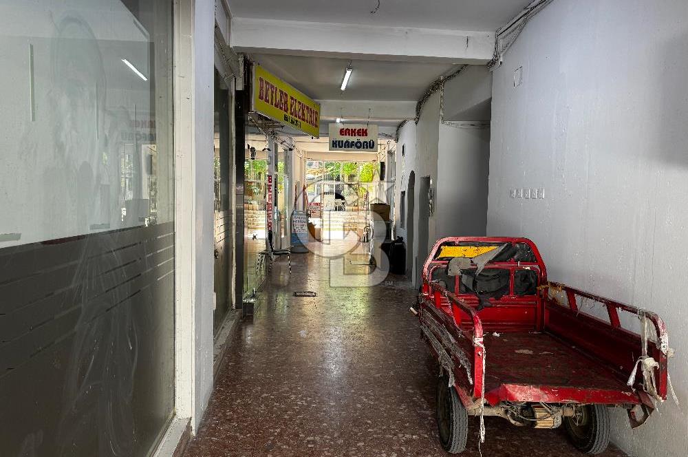 Konak 1. Beyler is Haninda Satilik Dukkan