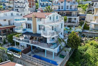 Kuşadası Karaova Deniz Manzaralı Forleks Villa Avm Ve Deniz 1 KM