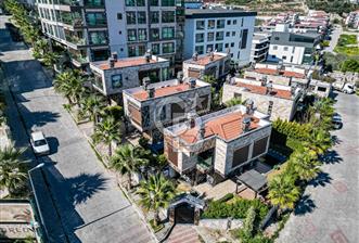 Kuşadası Merkezi Konumda Akılı Ev Sistemli Müstakil Villa