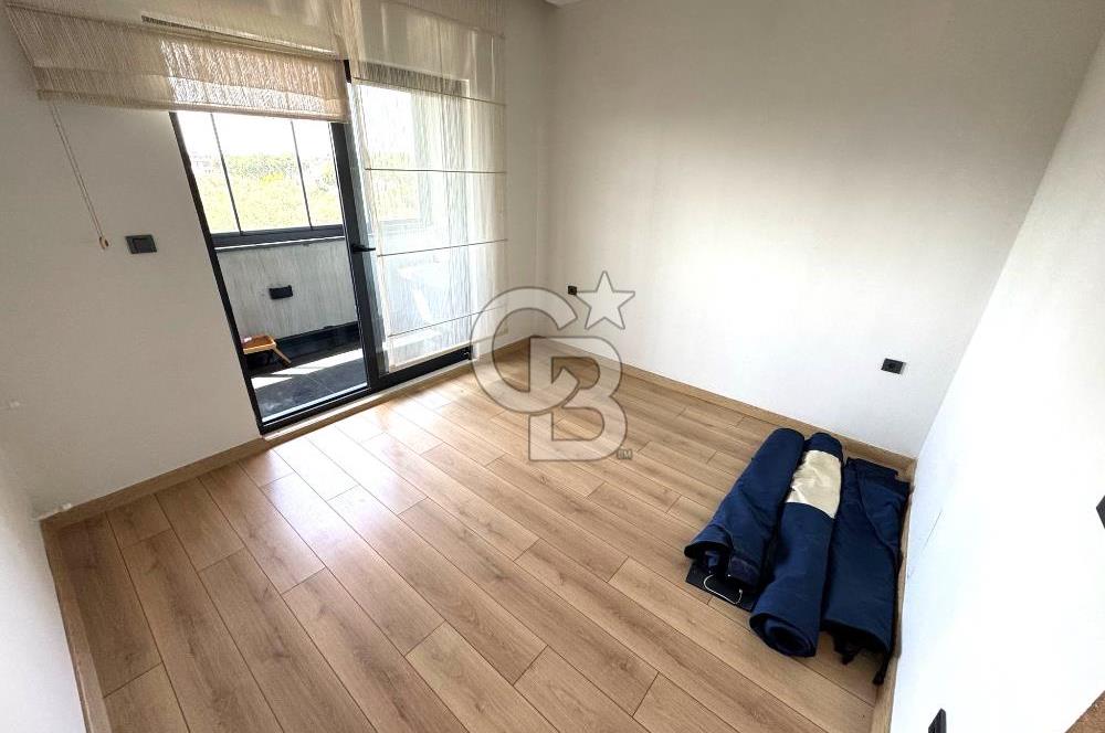 GÜRE'DE DENİZE YAKIN, HAVUZLU,ULTRA LÜKS ÇOK GENİŞ DUBLEKS DAİRE