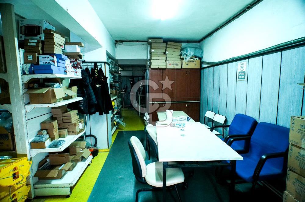 TOPSELVİ'DE CADDE ÜSTÜ SATILIK KÖŞE PARSEL KOMPLE BİNA