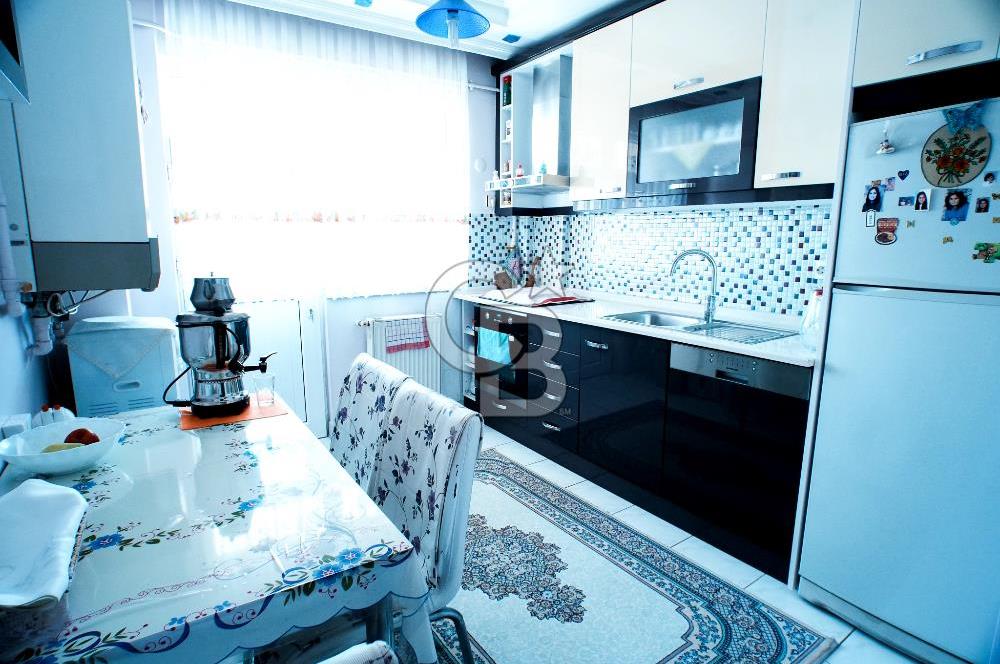 TOPSELVİ'DE CADDE ÜSTÜ SATILIK KÖŞE PARSEL KOMPLE BİNA