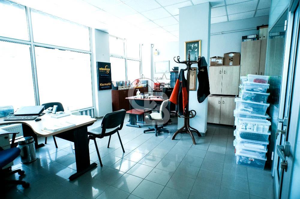 TOPSELVİ'DE CADDE ÜSTÜ SATILIK KÖŞE PARSEL KOMPLE BİNA