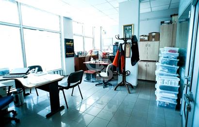 TOPSELVİ'DE CADDE ÜSTÜ SATILIK KÖŞE PARSEL KOMPLE BİNA