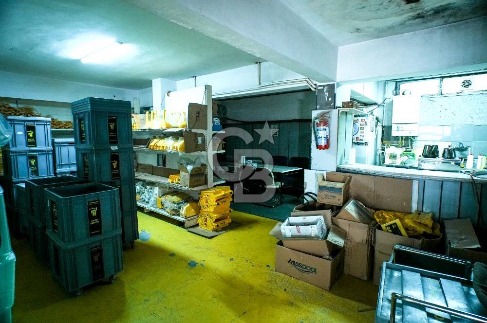TOPSELVİ'DE CADDE ÜSTÜ SATILIK KÖŞE PARSEL KOMPLE BİNA