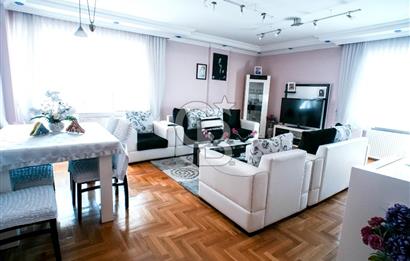 TOPSELVİ'DE CADDE ÜSTÜ SATILIK KÖŞE PARSEL KOMPLE BİNA