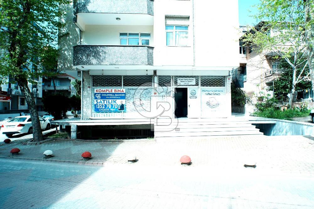 TOPSELVİ'DE CADDE ÜSTÜ SATILIK KÖŞE PARSEL KOMPLE BİNA