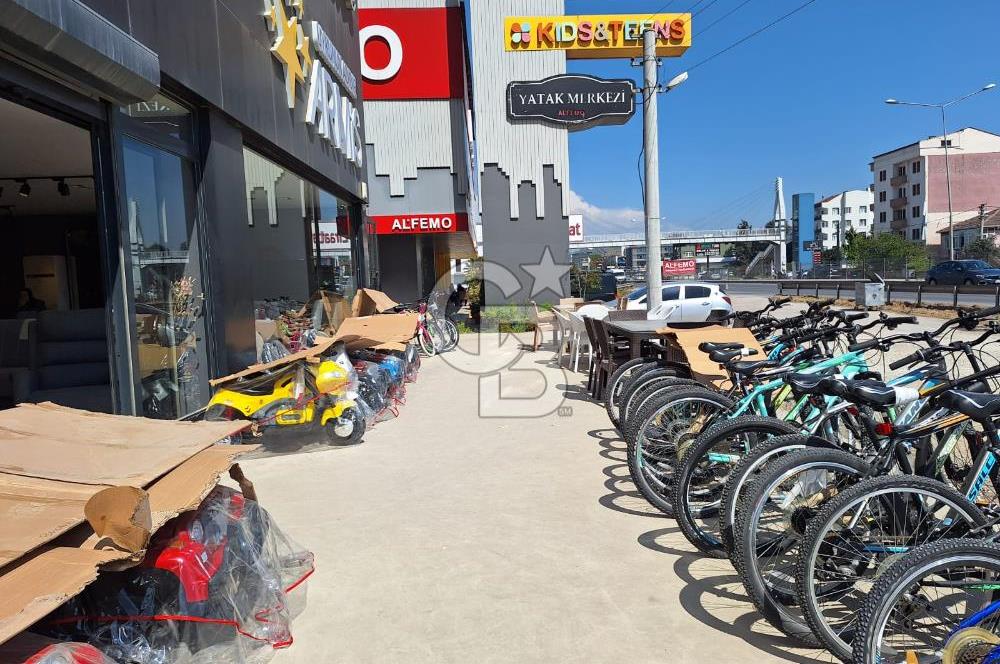 Yalova Çiftlikköy'de Ana Yola Cepheli 4 Katlı Komple Bina