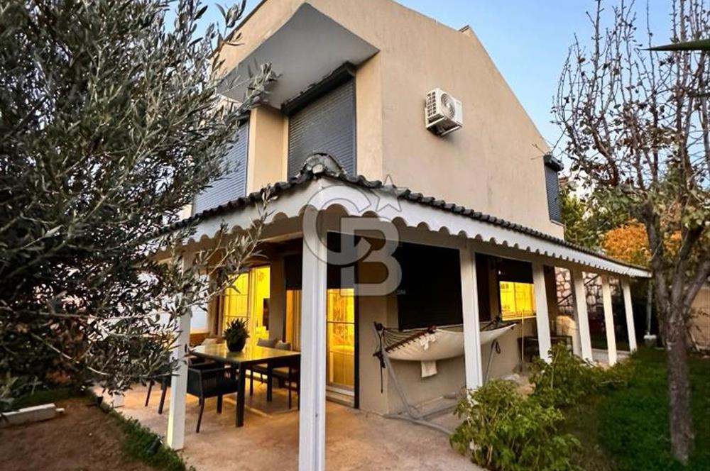 Çeşme Ovacık Sertur Sitede Bakımlı Villa
